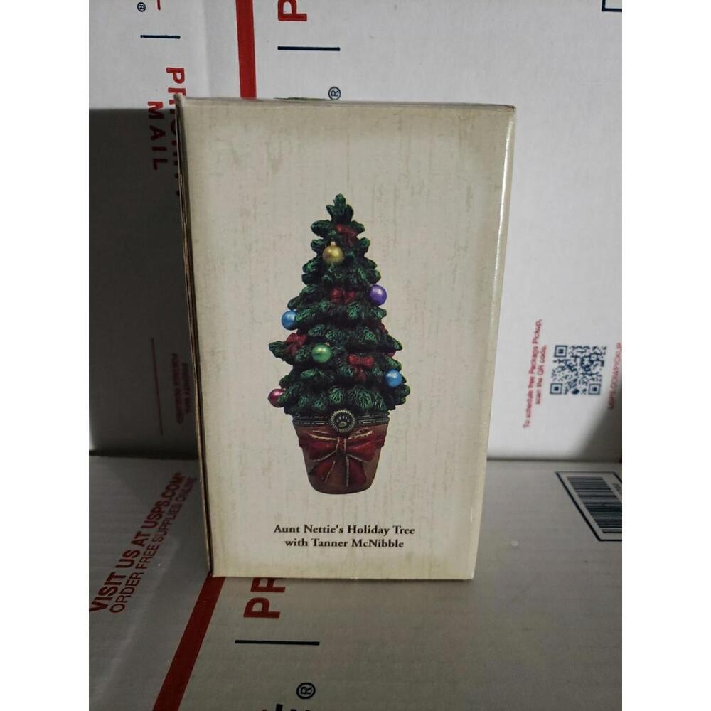 Boyds Bear AUNT NETTIE'S HOLIDAY TREE WITH TANNER McNIBBLE Christmas T3#138